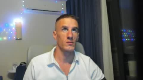 Snapshot of axl_fx chatting on 06-15-26, 12:24 Axl online show from 06-15-26, 12:24