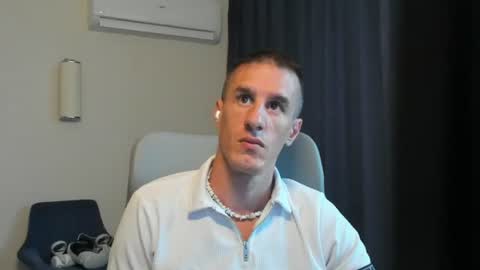 Snapshot of axl_fx chatting on 06-21-26, 02:14 Axl online show from 06-21-26, 02:14