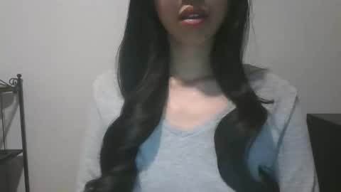 Snapshot of axuepetitt chatting on 12-14-24, 12:44 axue online show from 12-14-24, 12:44