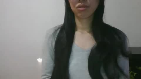 Snapshot of axuepetitt chatting on 01-27-25, 04:11 axue online show from 01-27-25, 04:11
