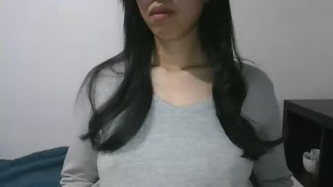 Snapshot of axuepetitt chatting on 02-28-25, 10:17 axue online show from 02-28-25, 10:17