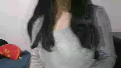 Snapshot of axuepetitt chatting on 03-04-25, 10:05 axue online show from 03-04-25, 10:05