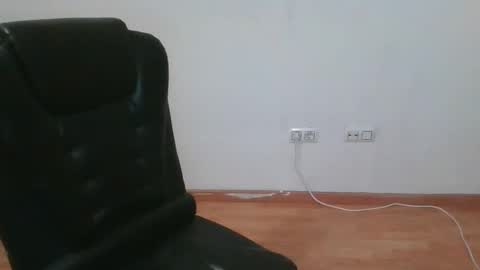 Snapshot of axuepetitt chatting on 02-19-26, 07:43 axue online show from 02-19-26, 07:43