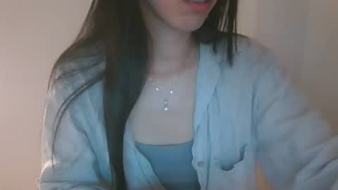 Snapshot of axuepetitt chatting on 07-17-26, 09:41 axue online show from 07-17-26, 09:41
