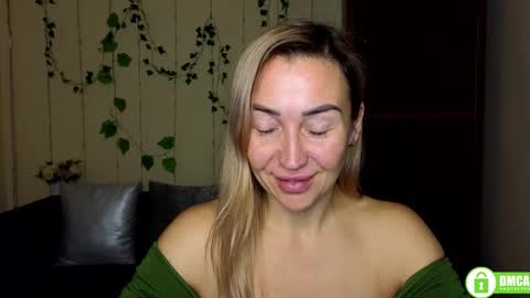 Snapshot of ay_kiss_jully chatting on 12-02-25, 06:36 Jully online show from 12-02-25, 06:36