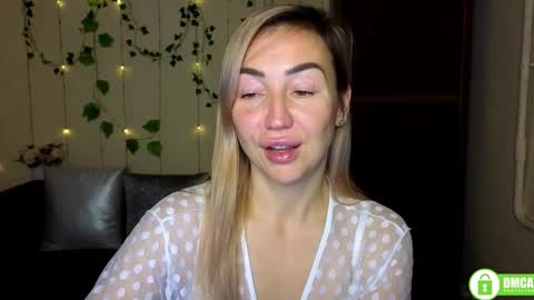 Snapshot of ay_kiss_jully chatting on 12-04-25, 06:49 Jully online show from 12-04-25, 06:49