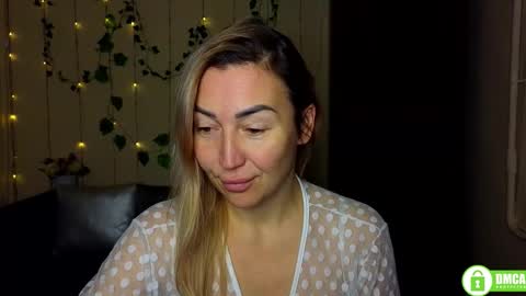 Snapshot of ay_kiss_jully chatting on 01-11-26, 06:24 Jully online show from 01-11-26, 06:24