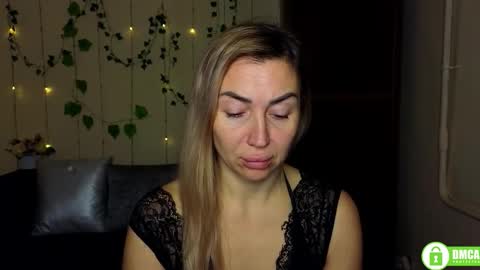 Snapshot of ay_kiss_jully chatting on 01-14-26, 06:46 Jully online show from 01-14-26, 06:46