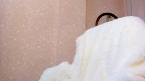 Snapshot of aya_moon chatting on 01-31-25, 03:41 Aya Moon online show from 01-31-25, 03:41