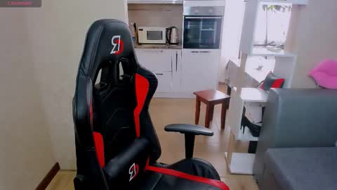 Snapshot of aya_moon chatting on 09-19-25, 06:15 Aya Moon online show from 09-19-25, 06:15