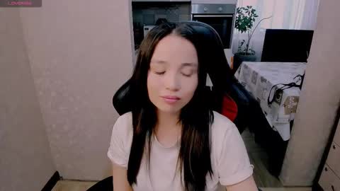 Snapshot of aya_moon chatting on 11-19-25, 05:07 Aya Moon online show from 11-19-25, 05:07