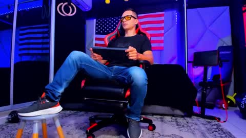 Ayden Miller online show from 09-30-25, 02:33