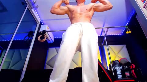 Ayden Miller online show from 11-23-25, 01:49