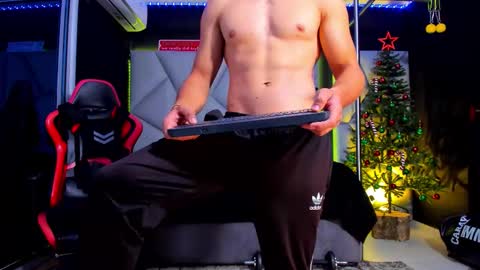 Ayden Miller online show from 12-19-25, 04:25