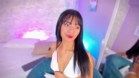 Snapshot of ayla_lux chatting on 12-21-25, 04:19 Ayla online show from 12-21-25, 04:19