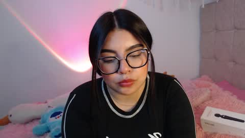 Snapshot of ayleen_honey chatting on 11-13-25, 02:54 Ayleen online show from 11-13-25, 02:54