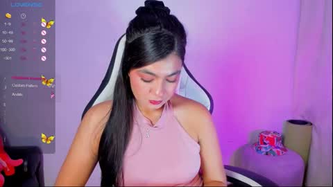 Snapshot of aylenmiller_ chatting on 02-22-26, 12:23 Aylen online show from 02-22-26, 12:23