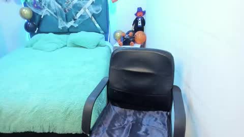 Aylin online show from 10-27-25, 01:48