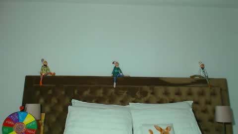 Snapshot of aylinhoney chatting on 11-18-25, 04:06 Aylin online show from 11-18-25, 04:06