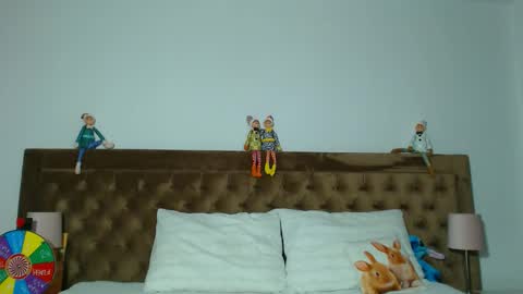 Snapshot of aylinhoney chatting on 12-15-25, 04:28 Aylin online show from 12-15-25, 04:28