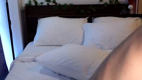 Snapshot of ayralust chatting on 12-28-24, 07:44 Ayra Lust online show from 12-28-24, 07:44