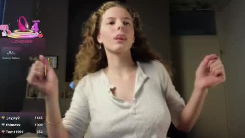 Snapshot of ayreenmoore chatting on 12-17-25, 02:45 Ayreen Moore online show from 12-17-25, 02:45