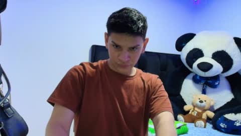 Snapshot of aysel1290 chatting on 01-12-26, 12:27 aysel1290 online show from 01-12-26, 12:27