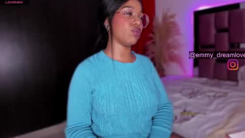 Snapshot of ayselsole chatting on 01-02-25, 12:45 Emmy online show from 01-02-25, 12:45