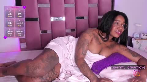 Snapshot of ayselsole chatting on 01-21-25, 02:22 Emmy online show from 01-21-25, 02:22