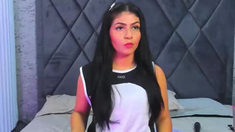 Snapshot of ayshelcooper_ chatting on 10-12-25, 11:53 Ayshel online show from 10-12-25, 11:53