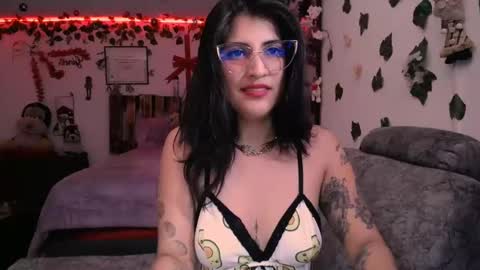 Snapshot of azaaharziz chatting on 12-16-24, 03:51 Azahar online show from 12-16-24, 03:51
