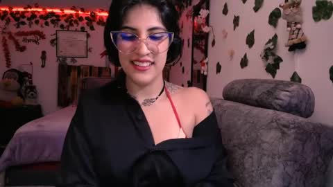 Snapshot of azaaharziz chatting on 12-17-24, 11:05 Azahar online show from 12-17-24, 11:05