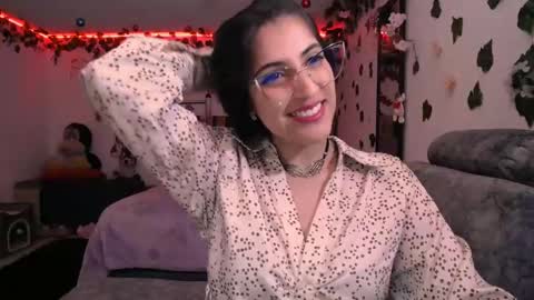 Snapshot of azaaharziz chatting on 12-29-24, 02:49 Azahar online show from 12-29-24, 02:49