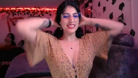 Snapshot of azaaharziz chatting on 01-19-25, 11:00 Azahar online show from 01-19-25, 11:00