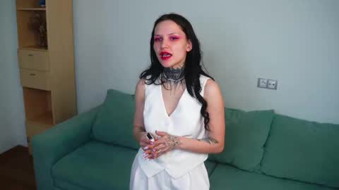 Snapshot of azaleeworlow chatting on 03-26-26, 07:25 Sara online show from 03-26-26, 07:25