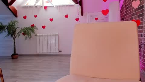 azaliaswallows online show from 06-23-26, 02:37