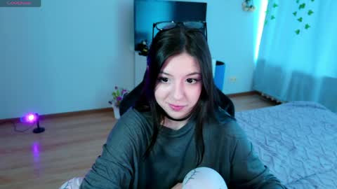 Snapshot of azaliya_haze chatting on 03-18-26, 08:50 Azaliya online show from 03-18-26, 08:50