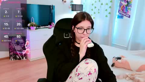 Snapshot of azaliya_haze chatting on 05-02-26, 07:35 Azaliya online show from 05-02-26, 07:35