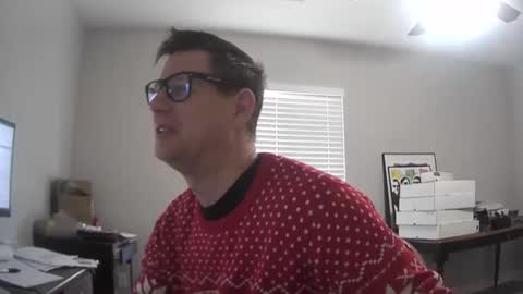 Snapshot of azsurfer39 chatting on 12-24-24, 04:40 azsurfer39 online show from 12-24-24, 04:40