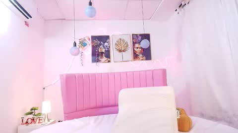 PRINCESS AZUL. online show from 05-05-26, 01:46