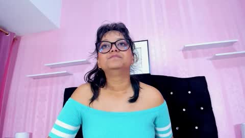 Snapshot of azul_moon chatting on 10-10-25, 04:33 azul_moon online show from 10-10-25, 04:33