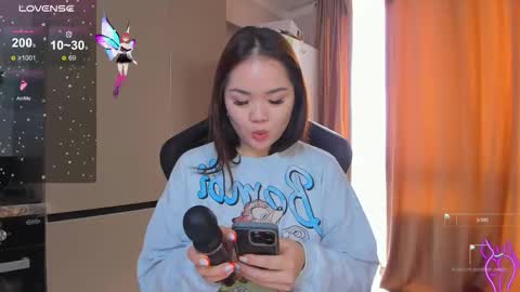 azure_moon online show from 11-15-25, 09:17