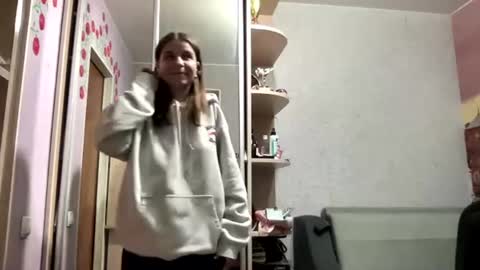 Niki online show from 07-28-26, 07:39