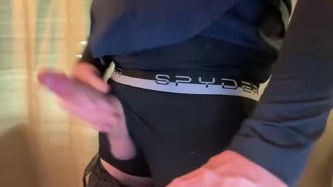 Snapshot of b_boy20166 chatting on 02-15-26, 10:06 b_boy20166 online show from 02-15-26, 10:06