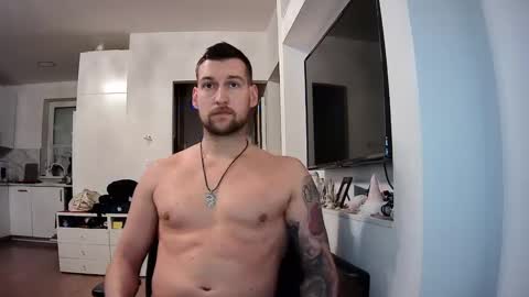 Snapshot of b_marco_ chatting on 01-12-25, 03:46 b_marco_ online show from 01-12-25, 03:46