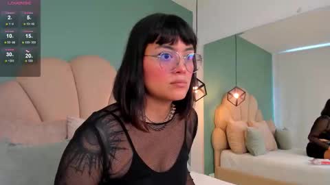 Snapshot of baarbara_moon_ chatting on 01-16-26, 04:33 Barbara Moon online show from 01-16-26, 04:33