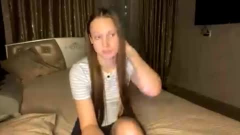 Anny Simpson online show from 10-26-25, 12:11