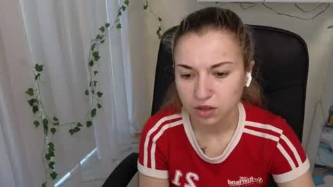 Snapshot of babby_anyaa chatting on 06-20-26, 04:48 Anya online show from 06-20-26, 04:48