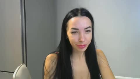 Snapshot of babe_catherine chatting on 01-03-25, 10:19 babe Sara3 online show from 01-03-25, 10:19