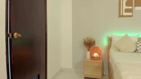 itzell  online show from 03-17-26, 12:37